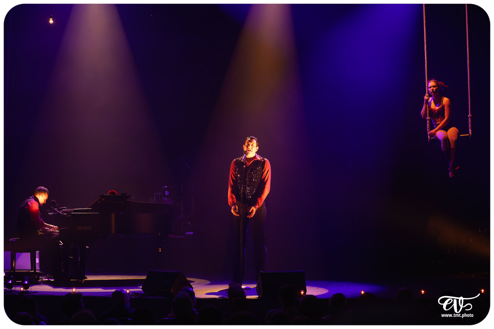 PLEIN FEU (CIE AVRIL EN SEPTEMBRE)